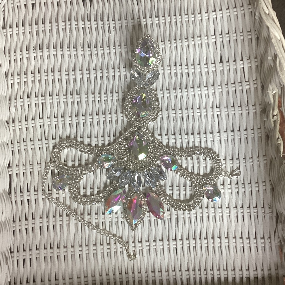 Elegant Silver Crystal Necklace